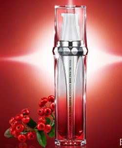 佳丽宝化妆品 产品展示与店铺装修设计指南